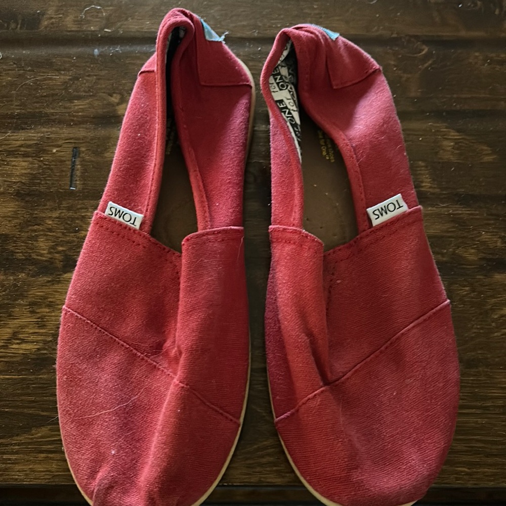 Toms youth slip ons